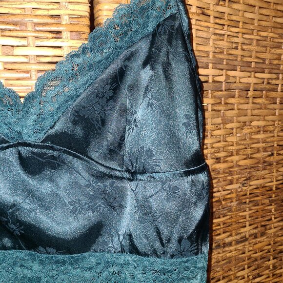Boho Rock Moto Boho Green Satin Lace Trim Wireless Crop Top SZ L - Picture 4 of 5